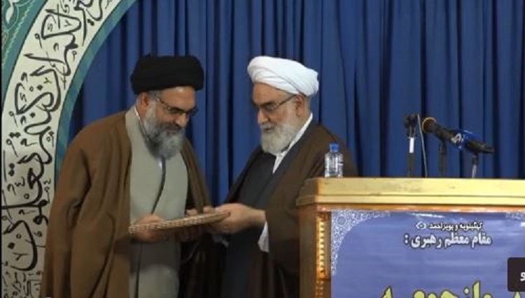 حجت الاسلام حسینی حکم خود را از نماینده رهبری گرفت