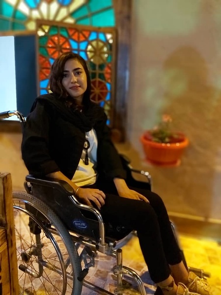 روایت دردناک زندگی یک دختر بر روی ویلچر