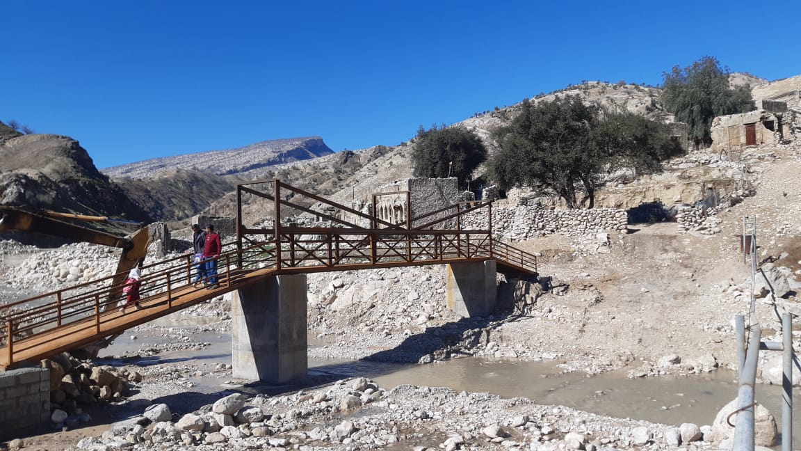 احداث پل عابر پیاده روستای مال آخوند در لنده+تصاویر