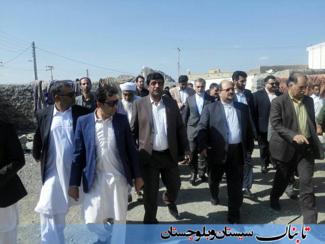 بازدید معاون اجرایی رئیس جمهور و هیئت همراه  از مناطق سیل‌زده سیستان و بلوچستان