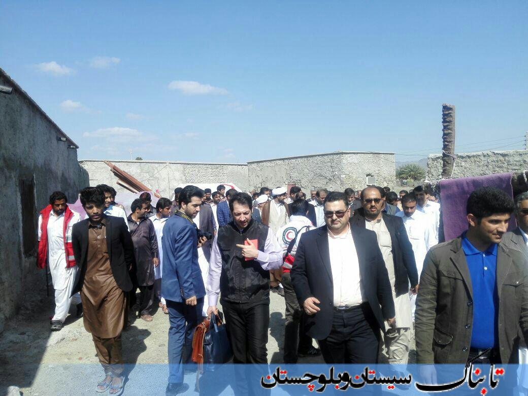بازدید معاون اجرایی رئیس جمهور و هیئت همراه  از مناطق سیل‌زده سیستان و بلوچستان