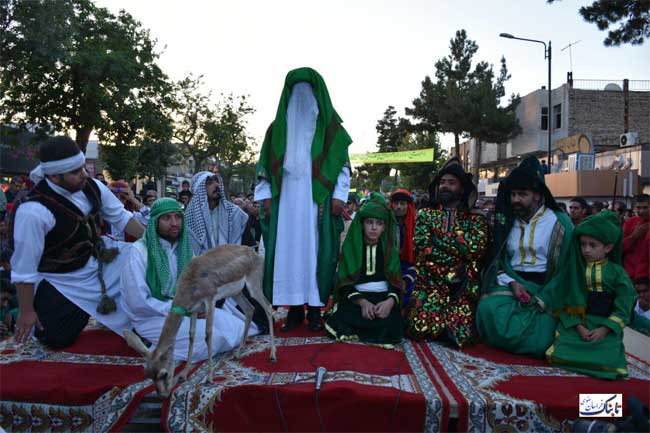 استقبال مردمی از کاروان نمادین امام رضا(ع) در نیشابور استقبال مردمی از کاروان نمادین امام رضا(ع) در نیشابور