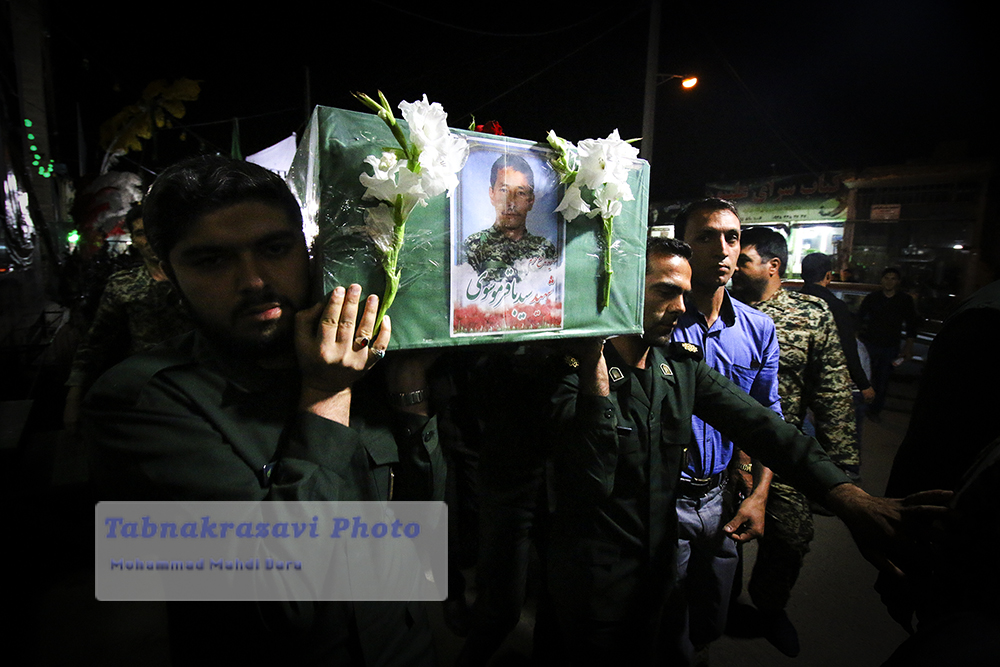 گزارش تصویری مراسم وداع با پیکر شهید مدافع حرم در شب شهادت امام موسی جعفر