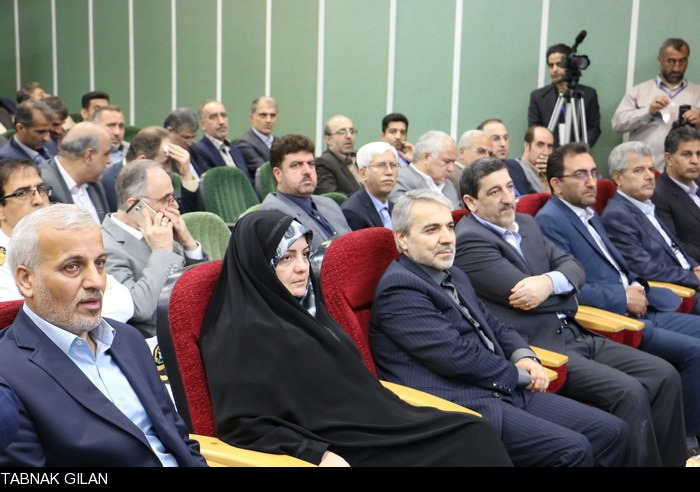 یکی دو نفر کار مهم تری داشتند که نیامدند! ؛ برخی با سالاری میانه خوبی ندارند و برخی نیز دل خوشی از نوبخت! یکی دو نفر کار مهم تری داشتند که نیامدند! ؛ برخی با سالاری میانه خوبی ندارند و برخی نیز دل خوشی از نوبخت!
