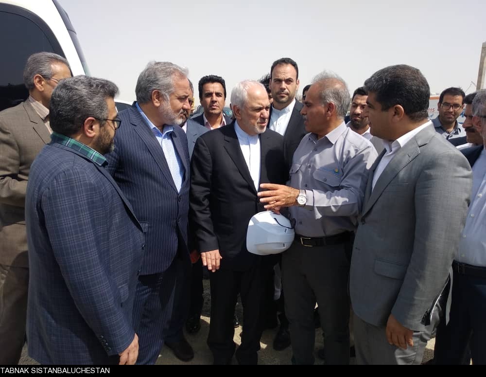 گزارش تصویری: بازدید وزیر امورخارجه از سومین قطب پتروشیمی کشور گزارش تصویری: بازدید وزیر امورخارجه از سومین قطب پتروشیمی کشور