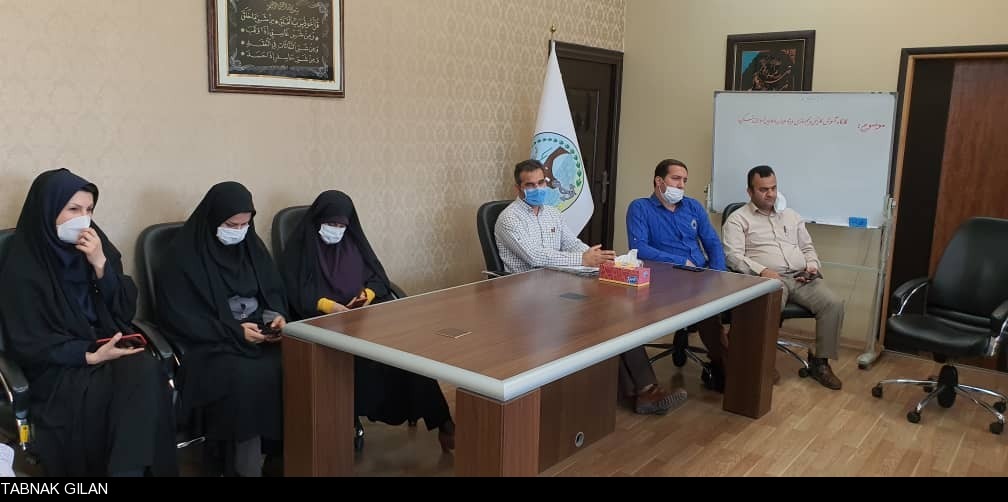 اقدام جالب کارکنان یک شهرداری در گیلان برای ماندن شهردارشان! +تصاویر