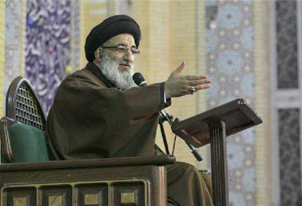 احتمال این هست که رئیسی در کاخ سفید هم نماز بخواند احتمال این هست که رئیسی در کاخ سفید هم نماز بخواند