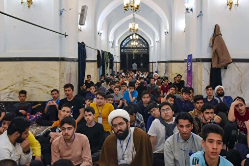 قدمت ۷۰ ساله آئین اعتکاف در حرم امام رضا (ع)/ زواری از ۲۸ کشور در مراسم اعتکاف سال قبل حضور داشتند