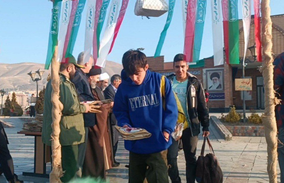 دومین کاروان راهیان نور پردیس با اعزام ۲۴۰ دانش آموز پسر به جنوب کشور+فیلم دومین کاروان راهیان نور پردیس با اعزام ۲۴۰ دانش آموز پسر به جنوب کشور+فیلم