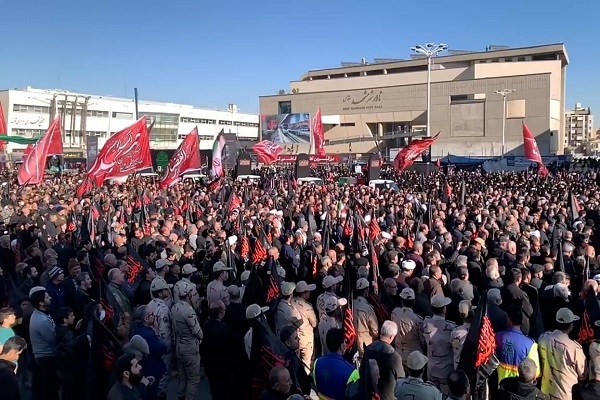 بزم عزای حضرت مادر در صحن&zwnj;وسرای حضرت خورشید/ اجتماع باشکوه فاطمیون در مشهد برگزار شد