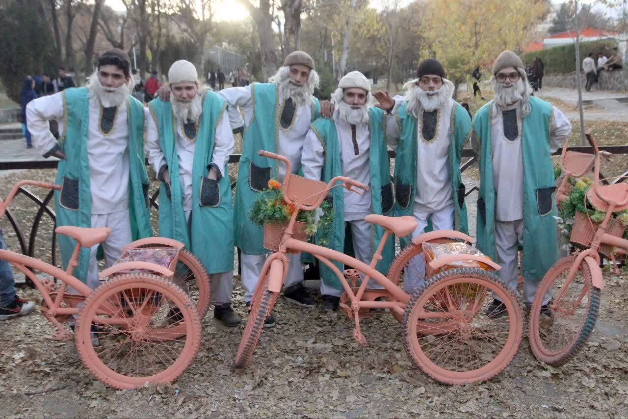 برگزاری سومین جشنواره پاییزی برگ&zwnj;ریزان هگمتانه، در همدان + عکس