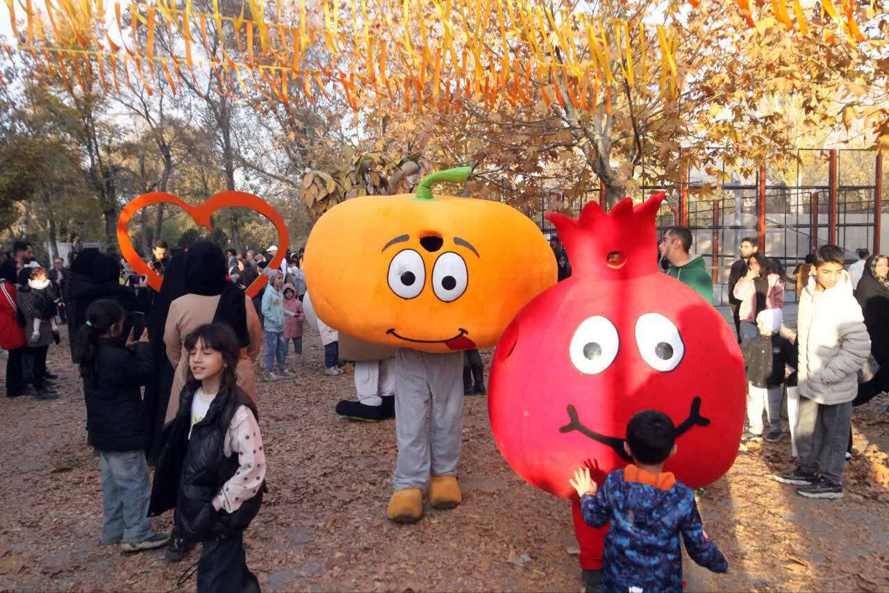 برگزاری سومین جشنواره پاییزی برگ&zwnj;ریزان هگمتانه، در همدان + عکس