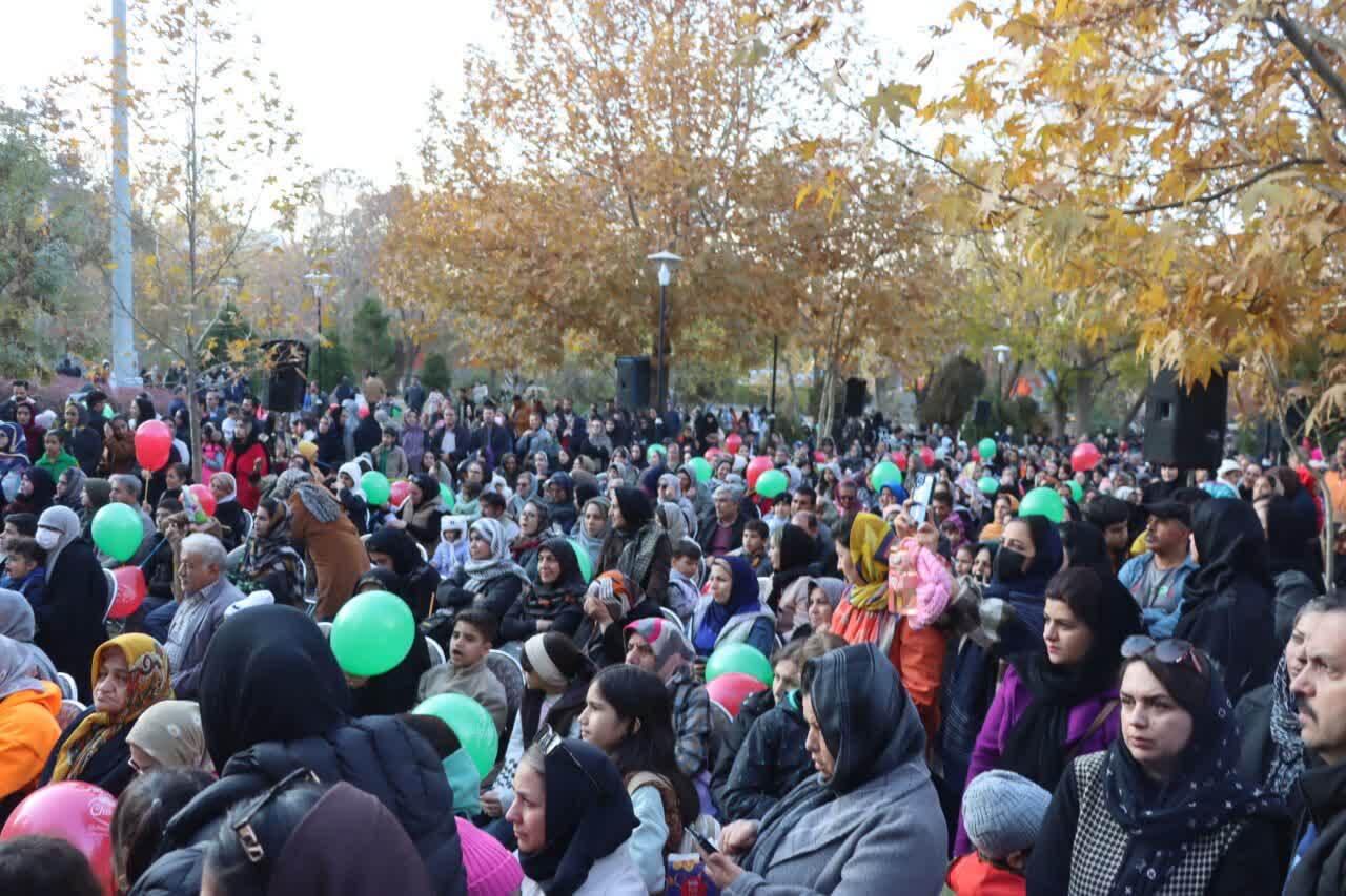 برگزاری سومین جشنواره پاییزی برگ&zwnj;ریزان هگمتانه، در همدان + عکس