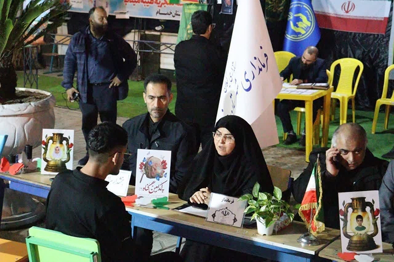 ادای احترام به شهدای دانشآموز میناب در میز خدمت مردمی خمام + تصاویر ادای احترام به شهدای دانشآموز میناب در میز خدمت مردمی خمام + تصاویر
