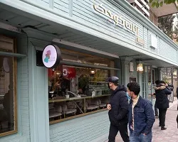 ۸۰ درصد مشاغلی که باید تعطیل باشند فعال هستند/ 93درصد تست کرونا در اصفهان ویروس انگلیسی است