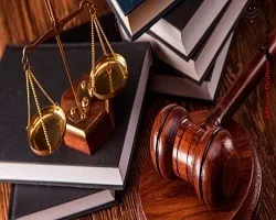 وکالت را باید از لوکس بودن خارج کرد